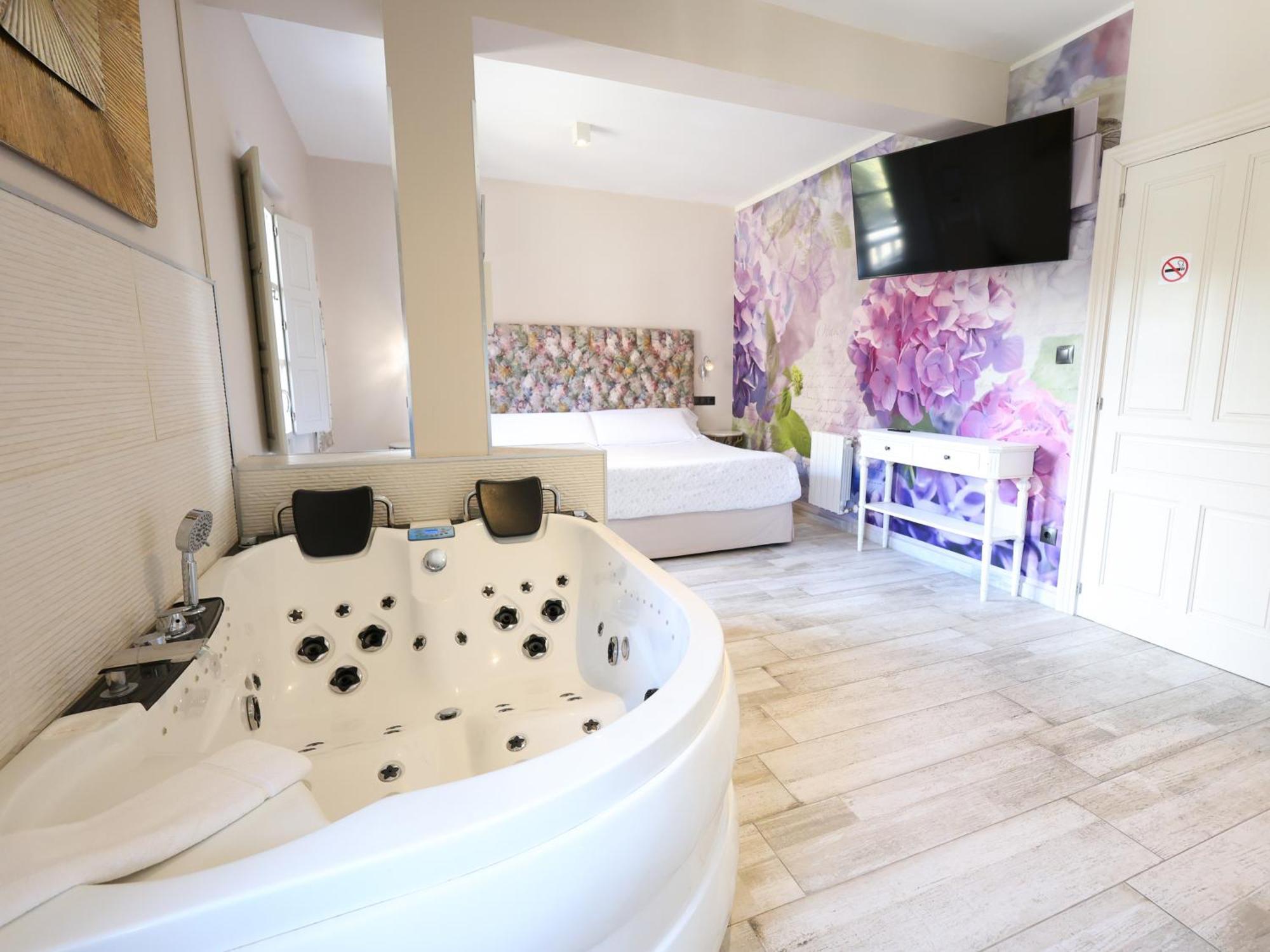Akla Suites Con Jacuzzi Santillana Santillana del Mar Eksteriør billede
